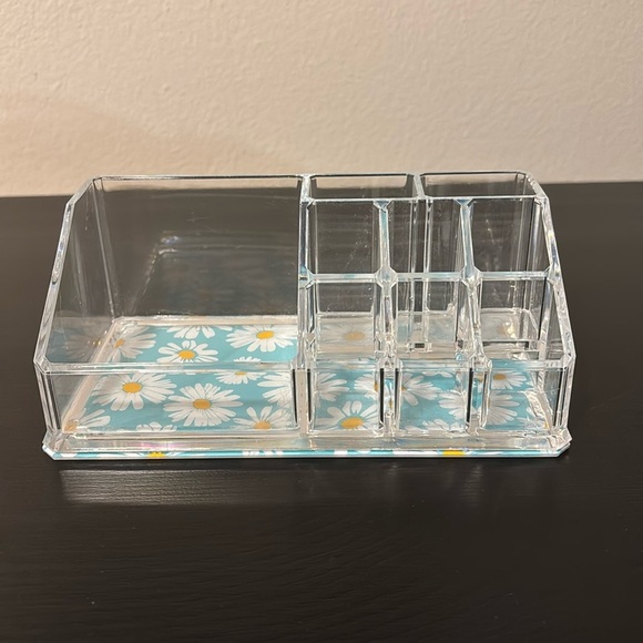 Other - Plastic Makeup Organizer